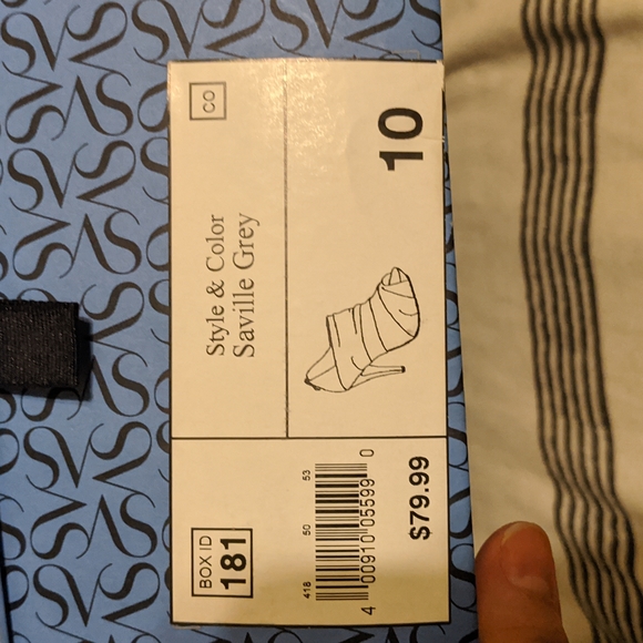 Vera Wang Saville Grey Heels - Picture 6 of 6